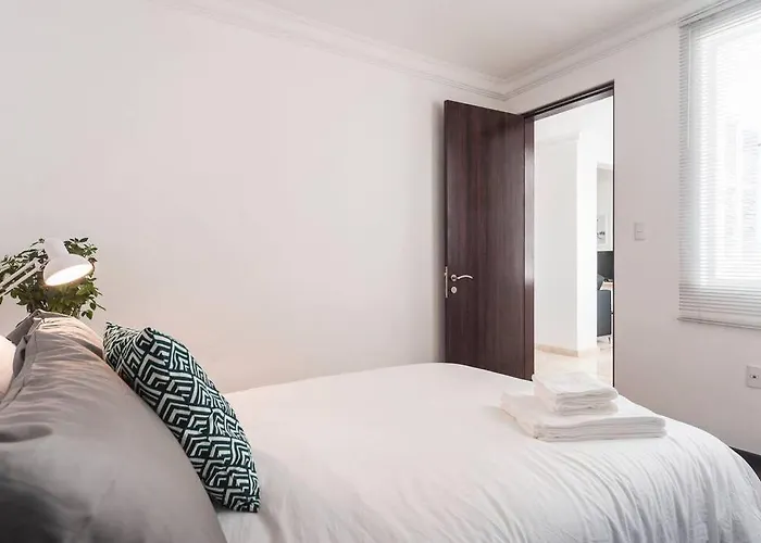 Condesa Campeche 8 Urban Elegance 2br 1ba With Large Living Areas *